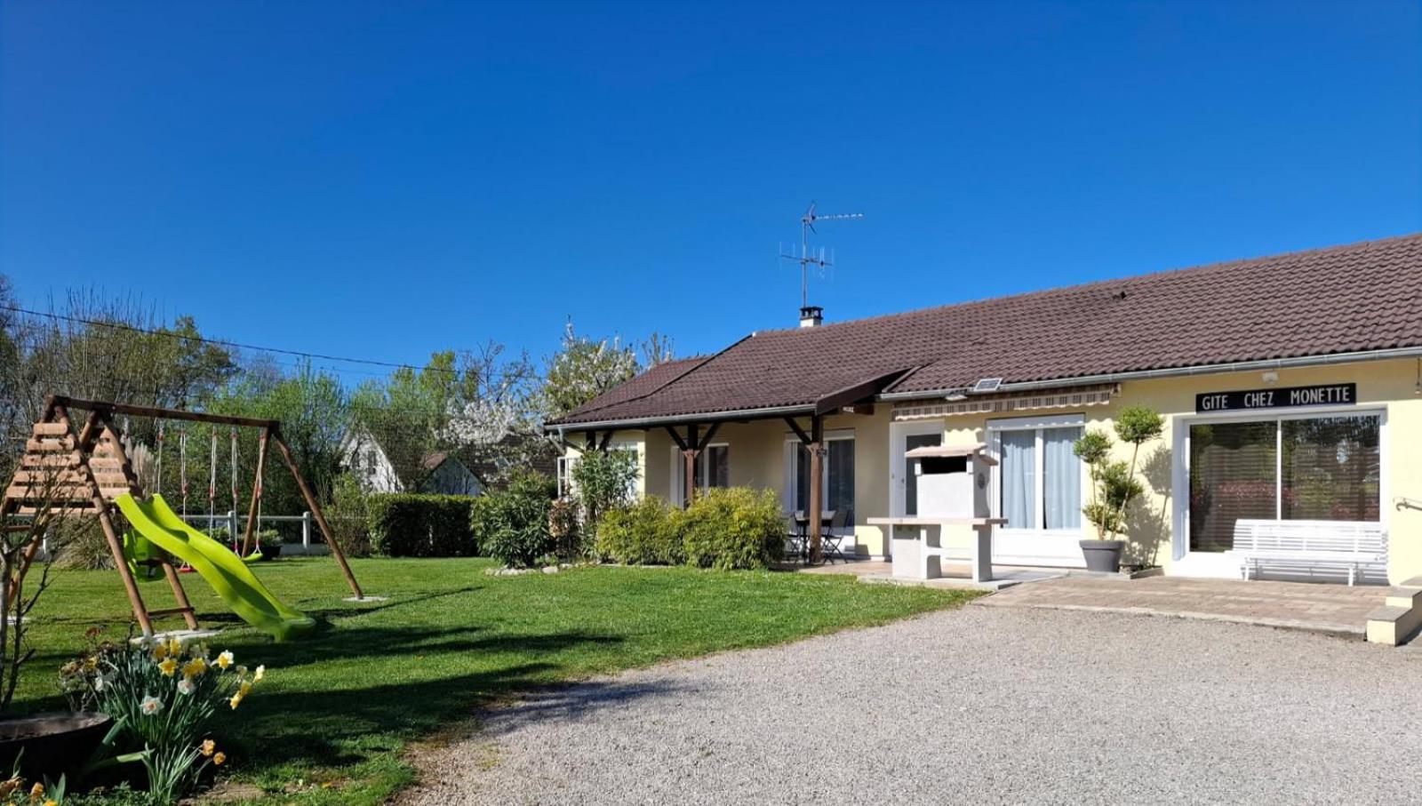 Gite Chez Monette Nance Екстериор снимка